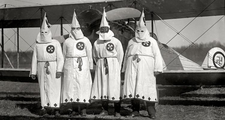 Ku_Klux_Klan_members,_March_17,_1922