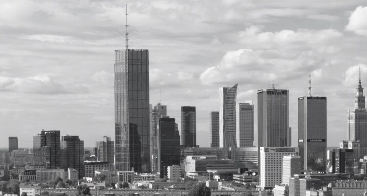 Aleja_Niepdleglosci_Warsaw_2022_aerial_(cropped)2